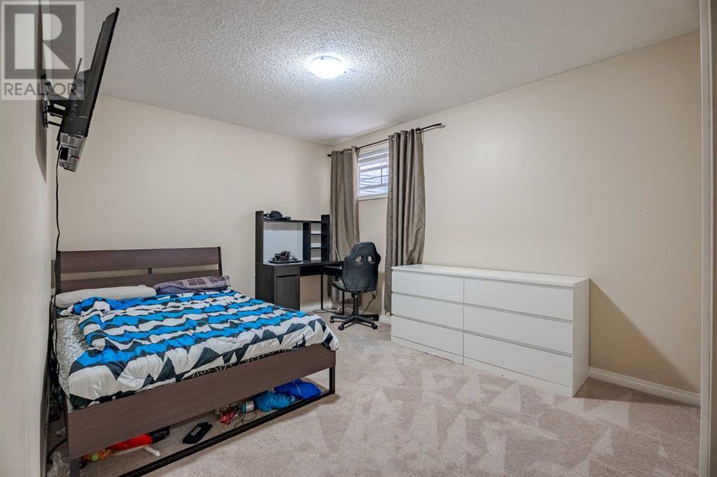 Photo 31 of 93 Copperleaf Way Se, Calgary AB