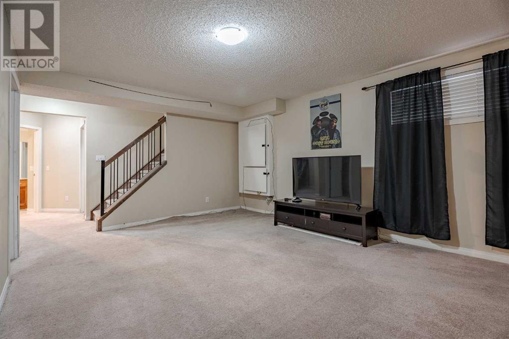 Photo 27 of 93 Copperleaf Way Se, Calgary AB