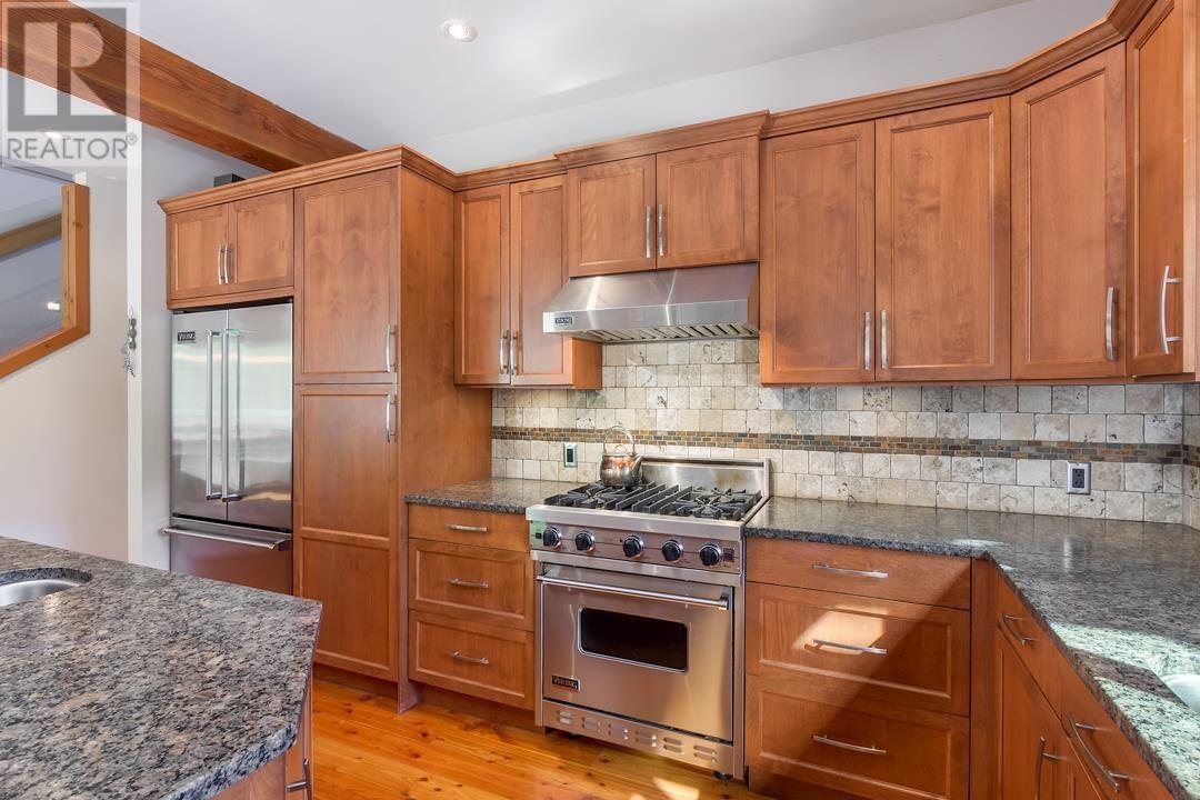 1002 BALSAM PLACE, Squamish