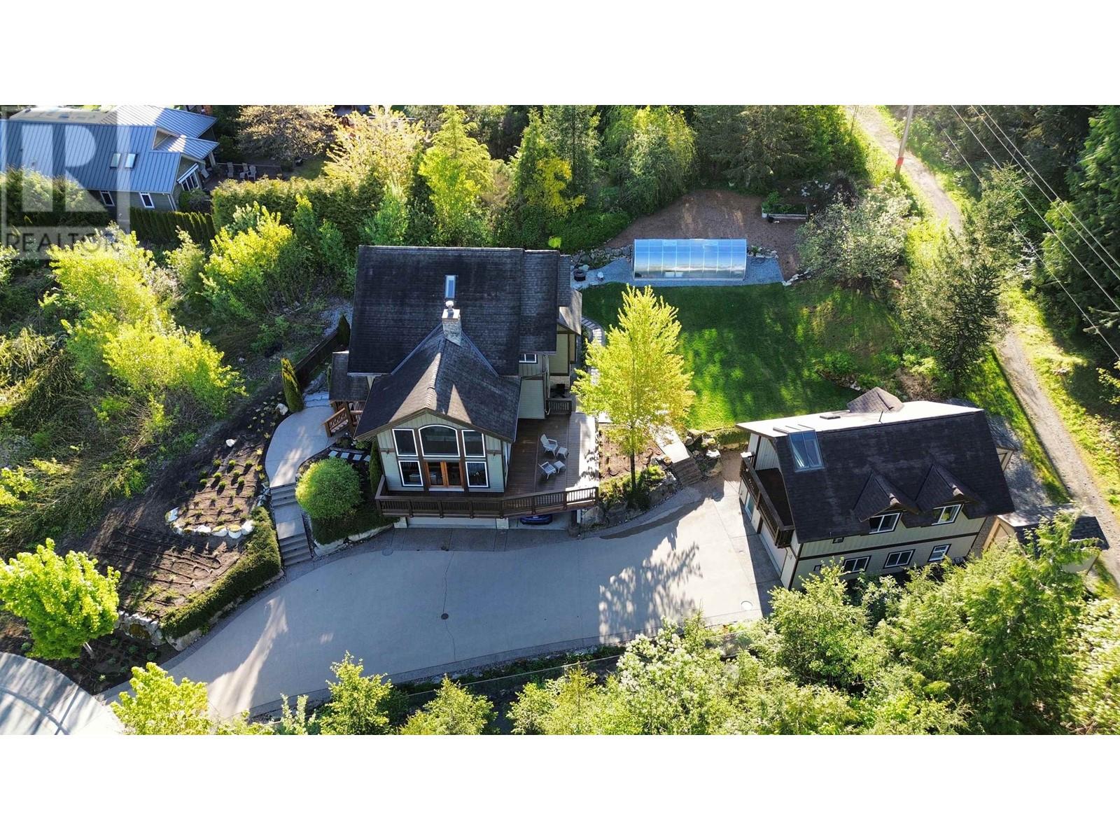 1002 BALSAM PLACE, Squamish