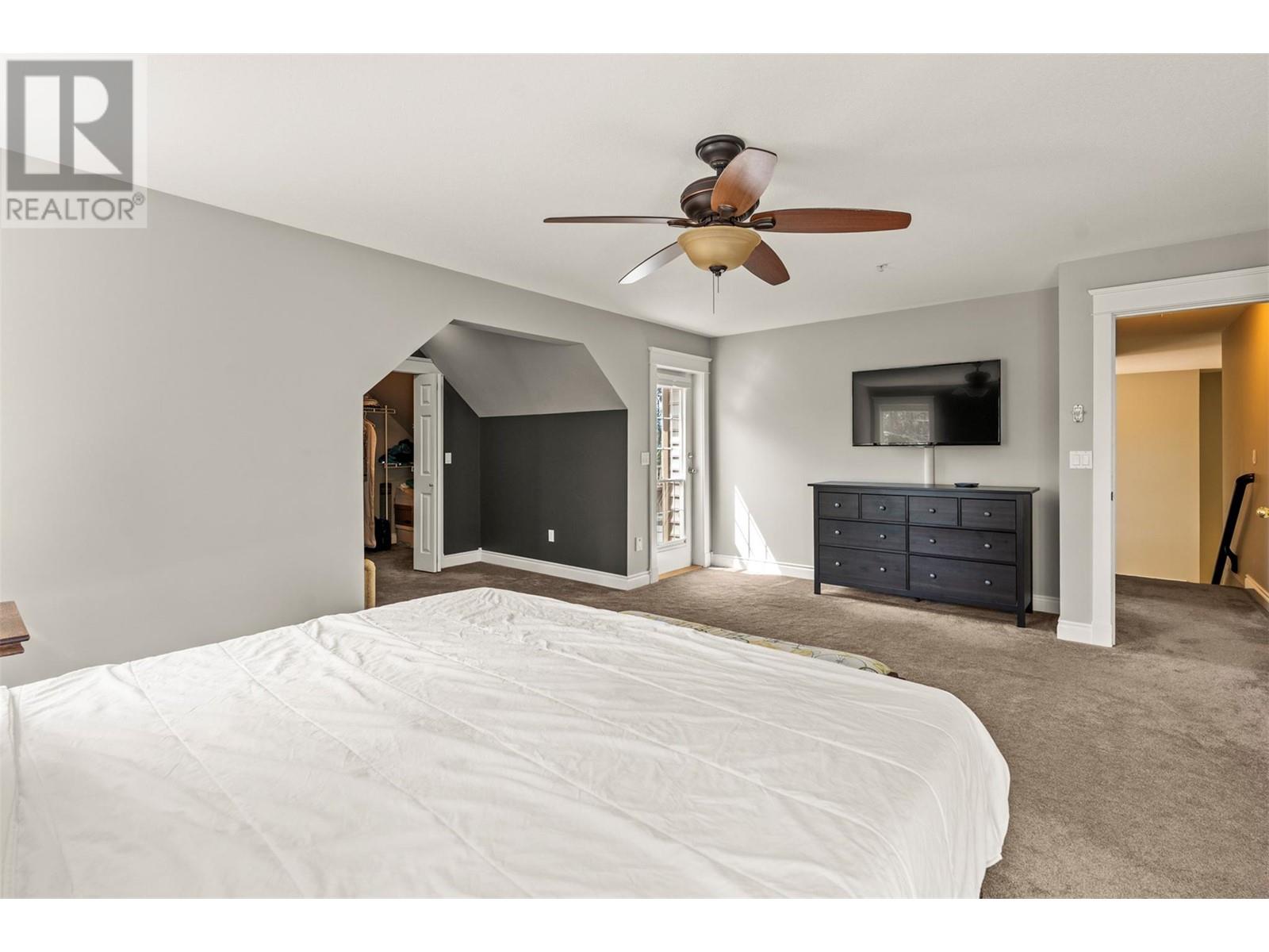  7229 Heritage Court, Lake Country