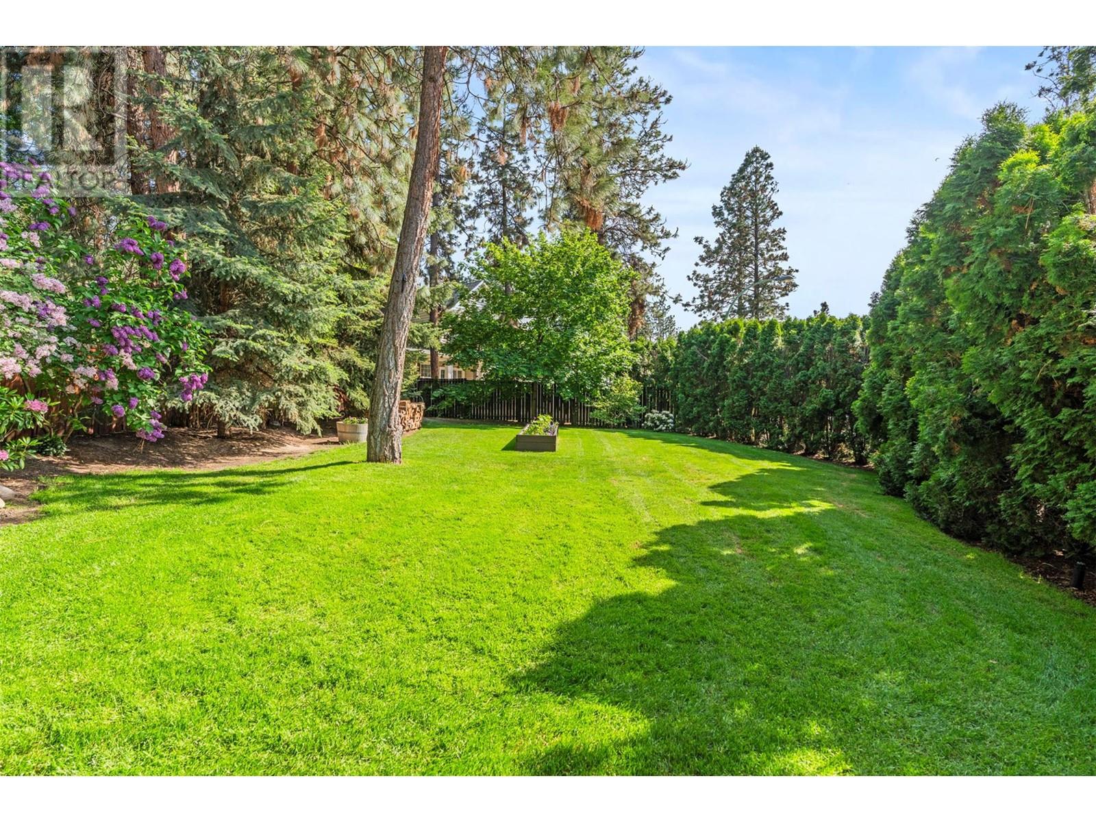  7229 Heritage Court, Lake Country