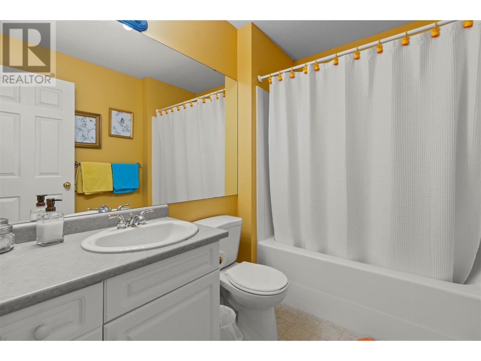  7229 Heritage Court, Lake Country