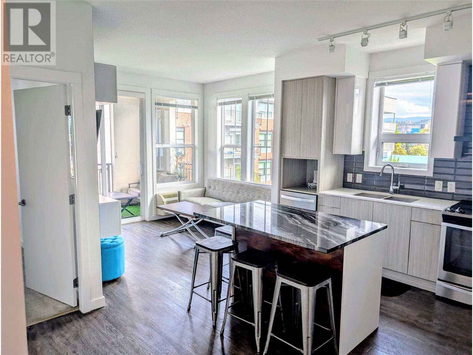 ph18 1770 Richter Street, Kelowna