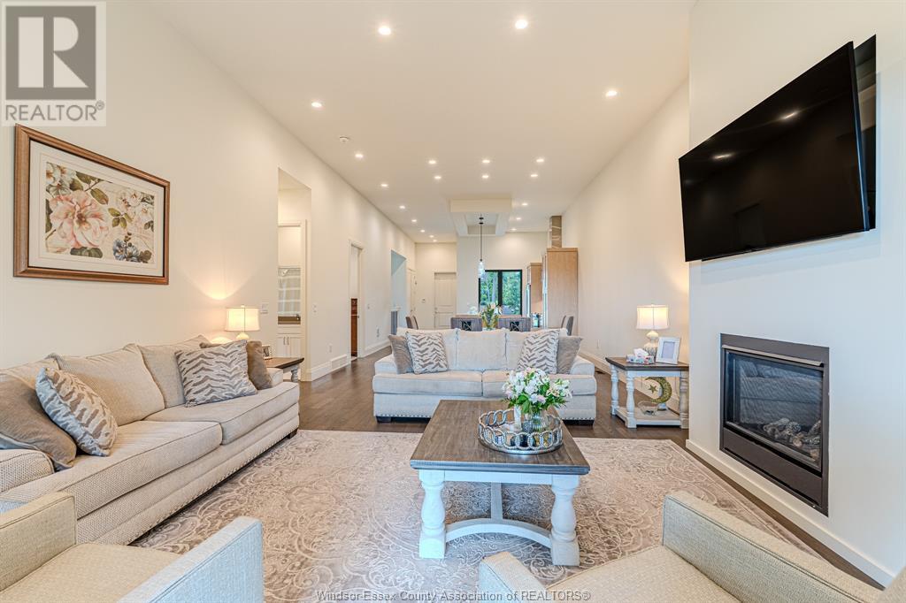 Photo 16 of 526 Lily Mac, Windsor ON