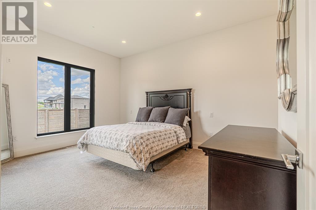 Photo 17 of 526 Lily Mac, Windsor ON