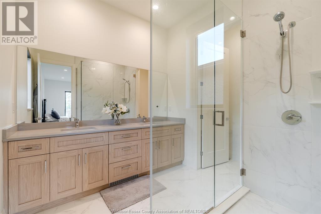 Photo 19 of 526 Lily Mac, Windsor ON