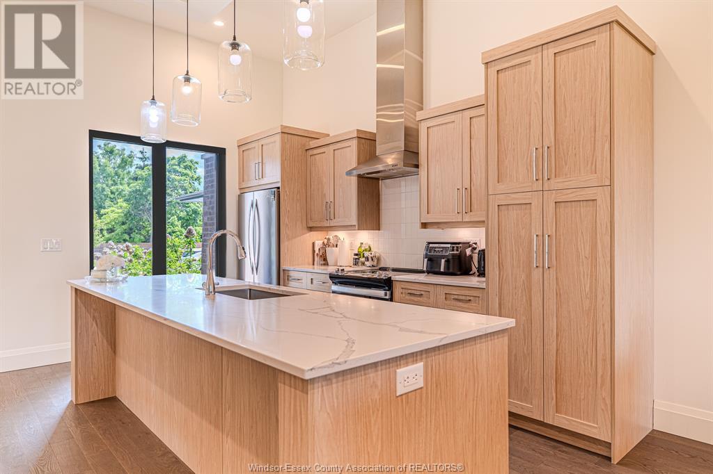 Photo 10 of 526 Lily Mac, Windsor ON