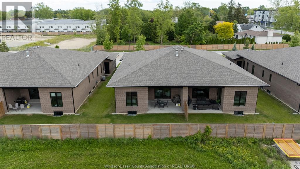 Photo 33 of 526 Lily Mac, Windsor ON
