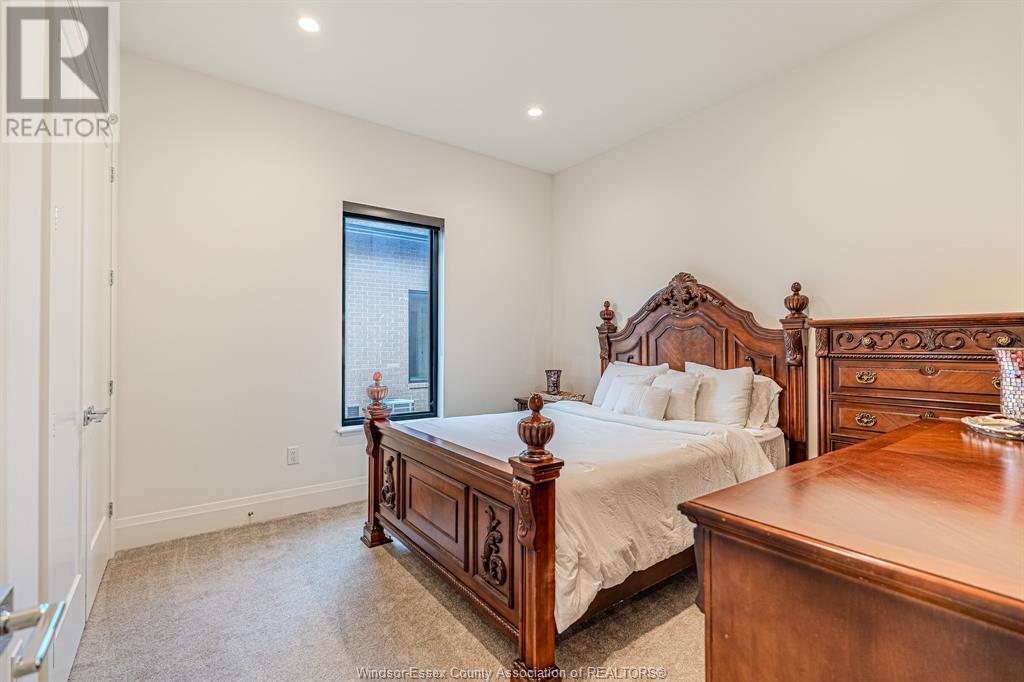 Photo 20 of 526 Lily Mac, Windsor ON