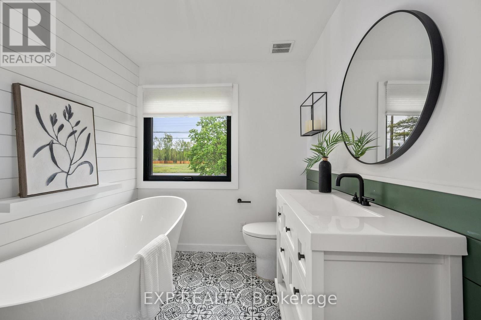 Photo 7 of 9622 Morning Glory Road, Georgina ON