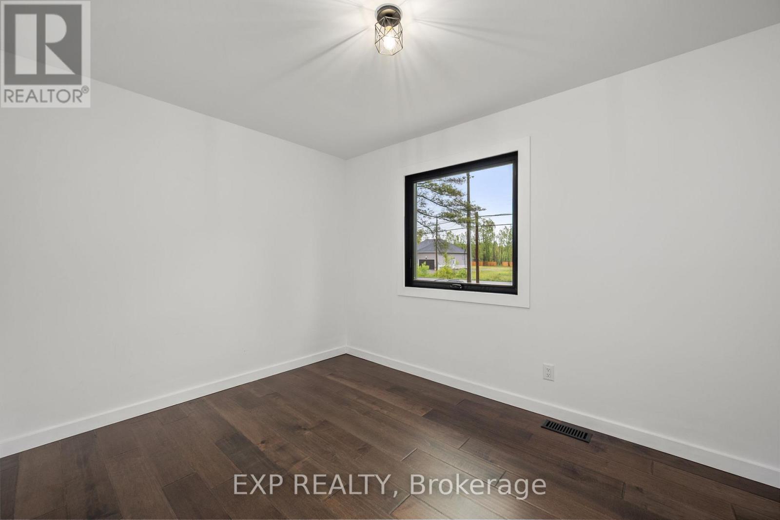 Photo 3 of 9622 Morning Glory Road, Georgina ON