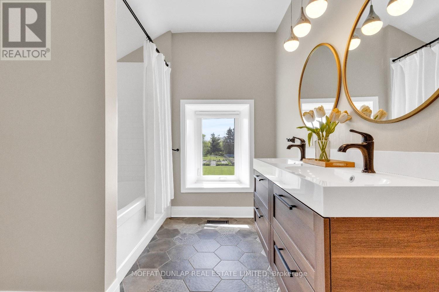 Photo 17 of 18161 Heart Lake Road, Caledon ON