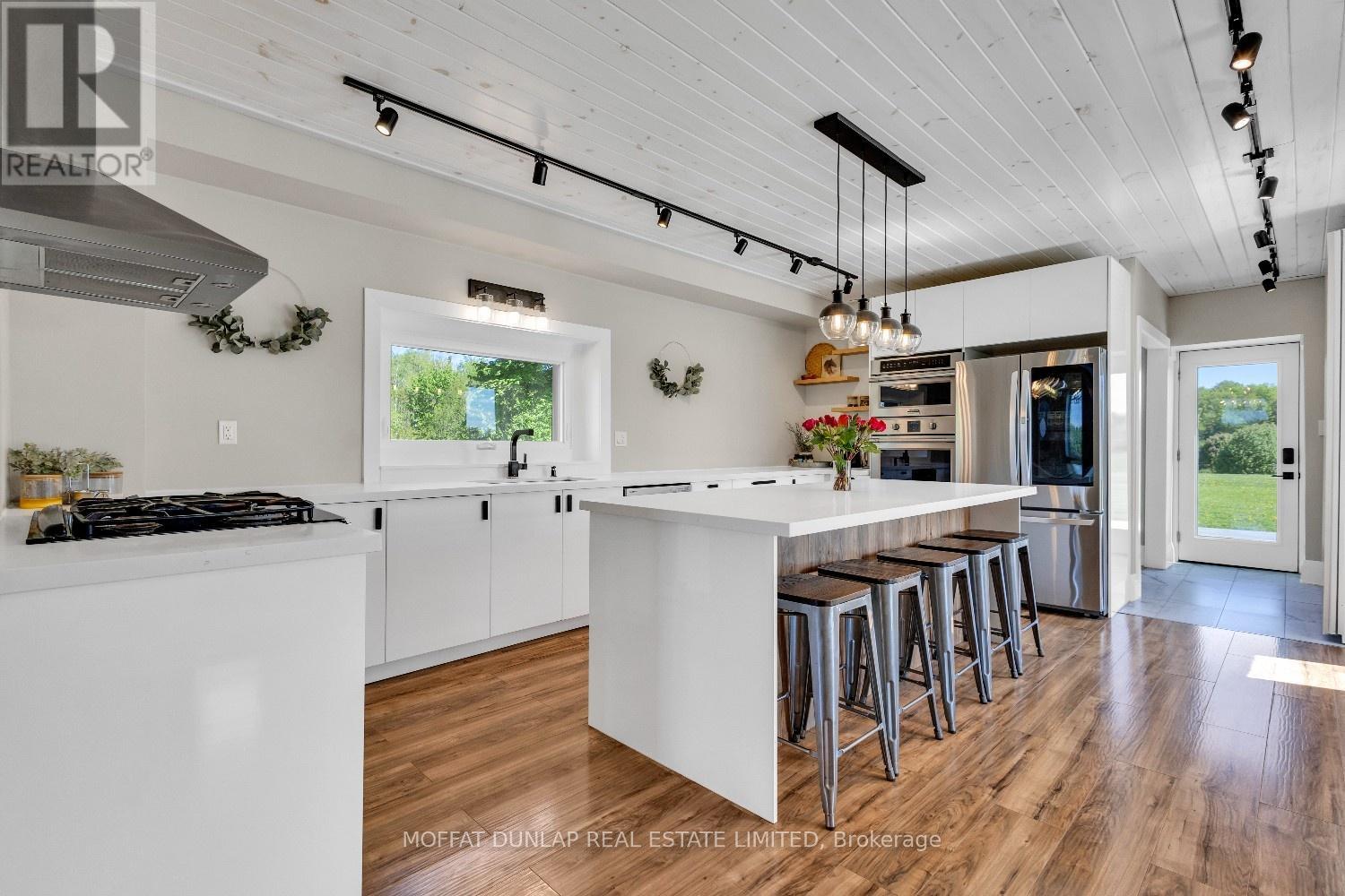 Photo 6 of 18161 Heart Lake Road, Caledon ON