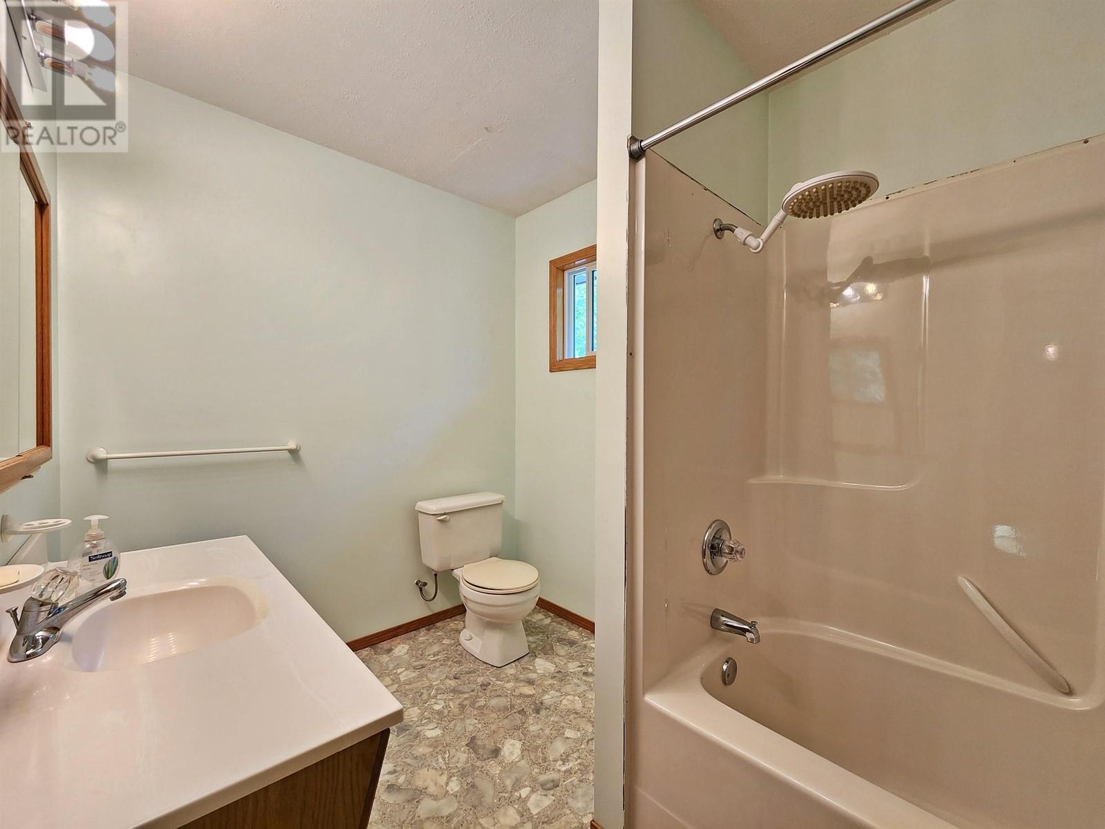 1116 RED BLUFF ROAD, Quesnel
