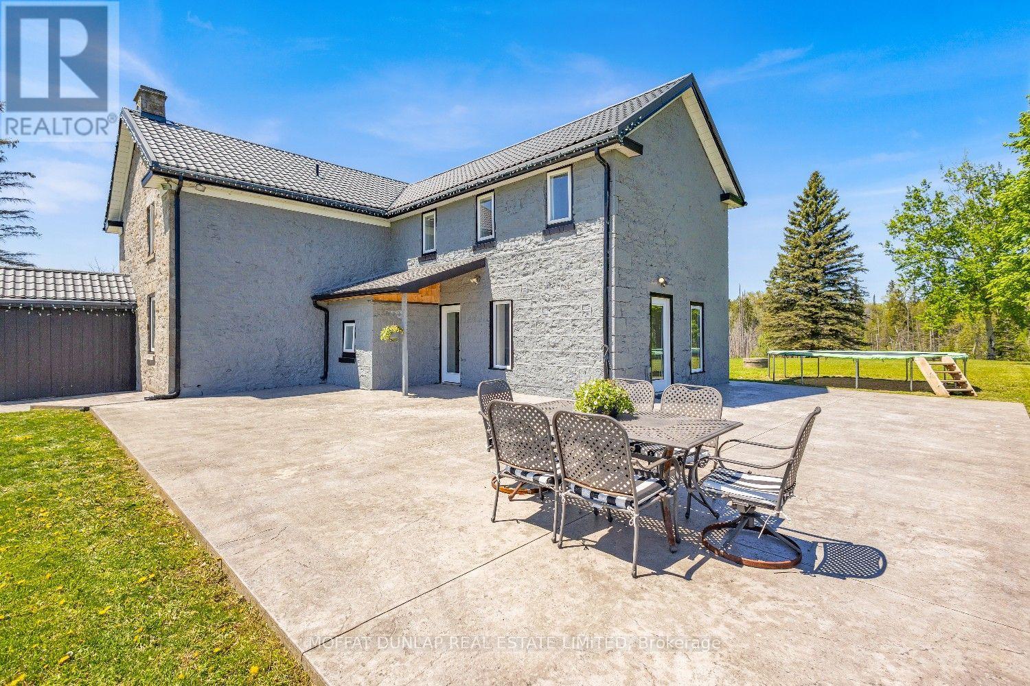 Photo 10 of 18161 Heart Lake Road, Caledon ON