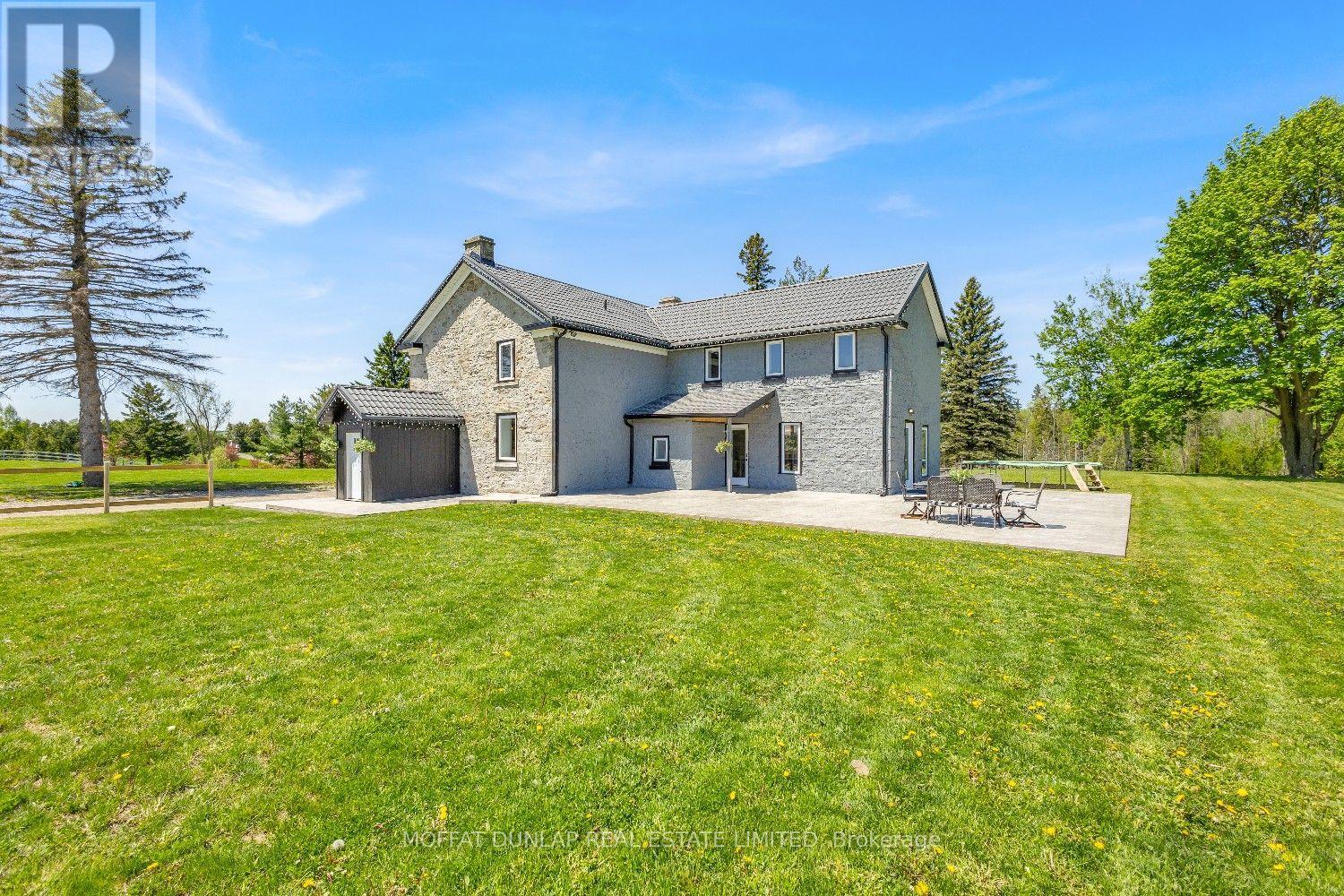 Photo 2 of 18161 Heart Lake Road, Caledon ON