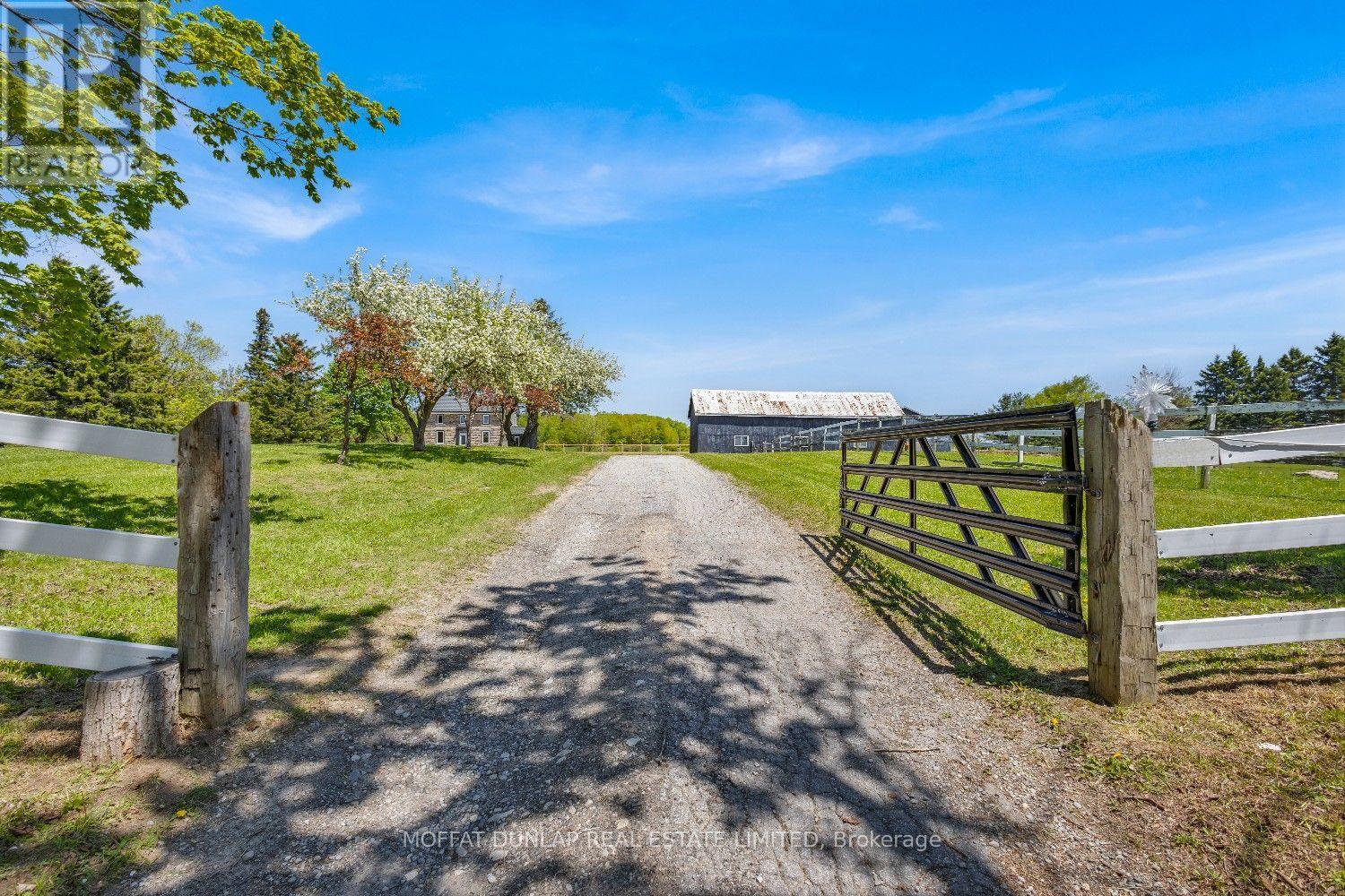 Photo 18 of 18161 Heart Lake Road, Caledon ON