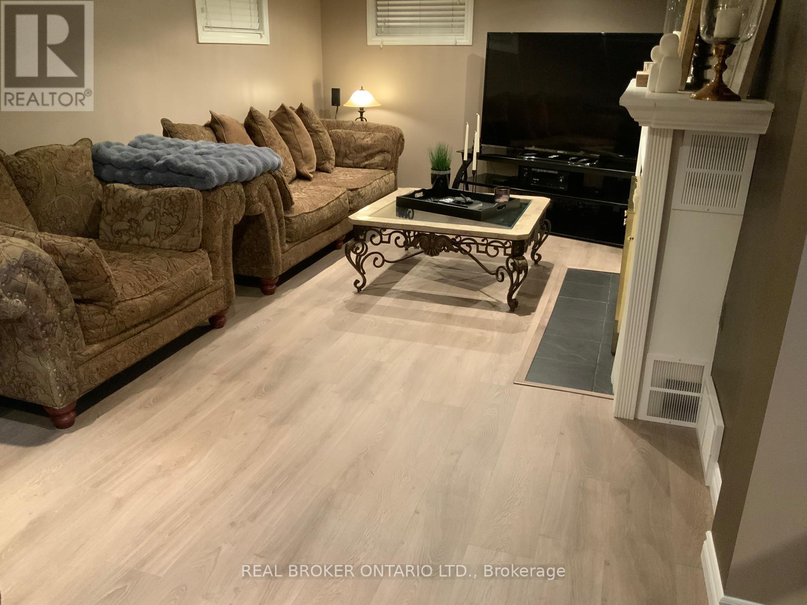 Photo 16 of 924 Union Street, Kitchener ON