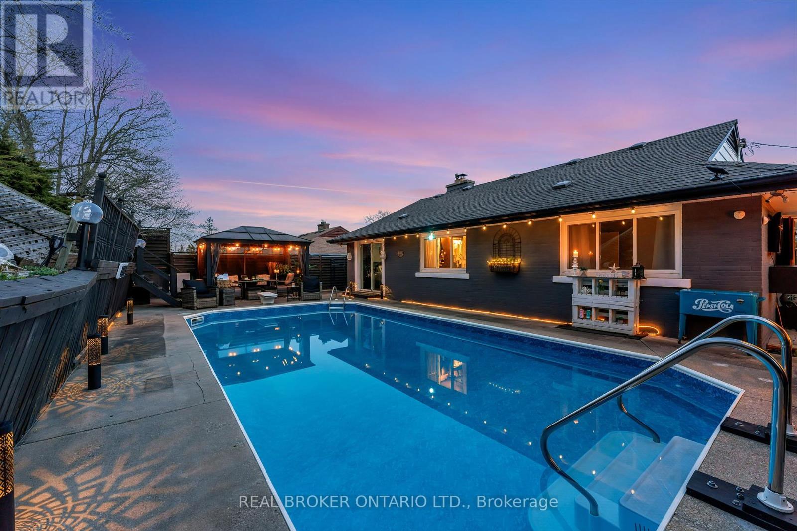 Photo 32 of 924 Union Street, Kitchener ON