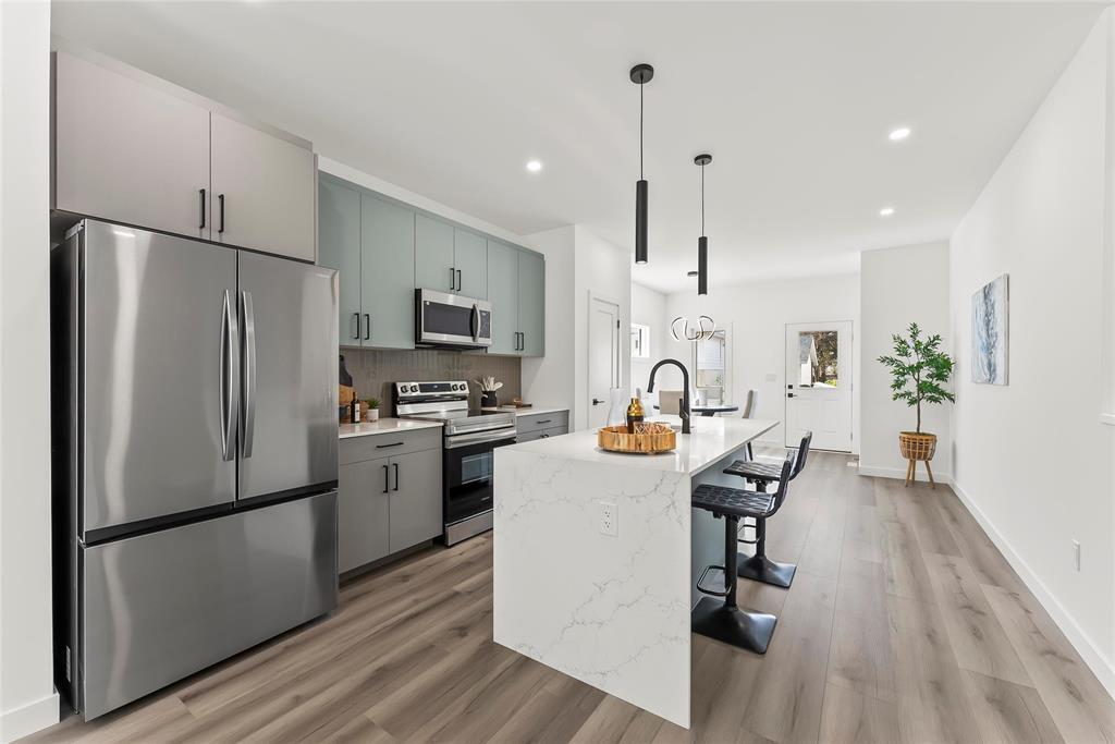 Photo 4 of 33 Stranmillis Avenue, Winnipeg MB
