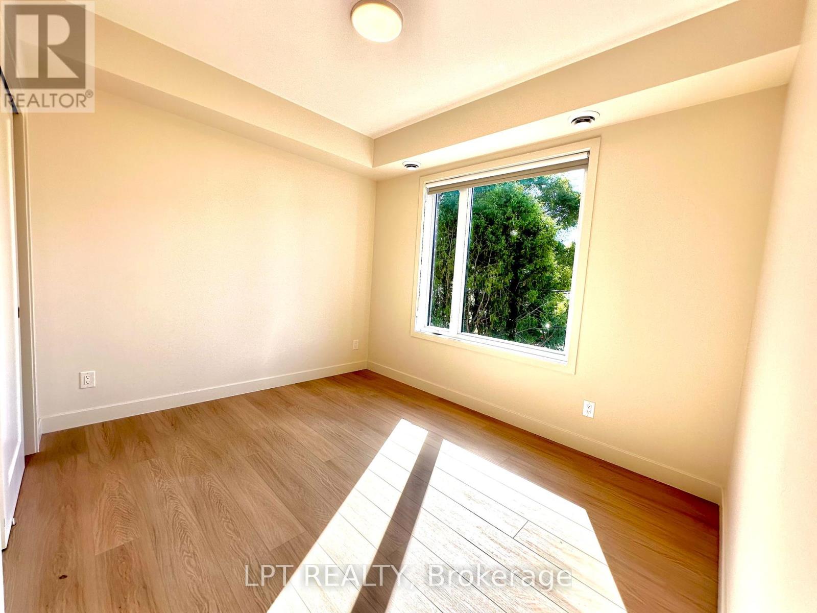 Photo 14 of 2 260 St Denis Street, Ottawa ON