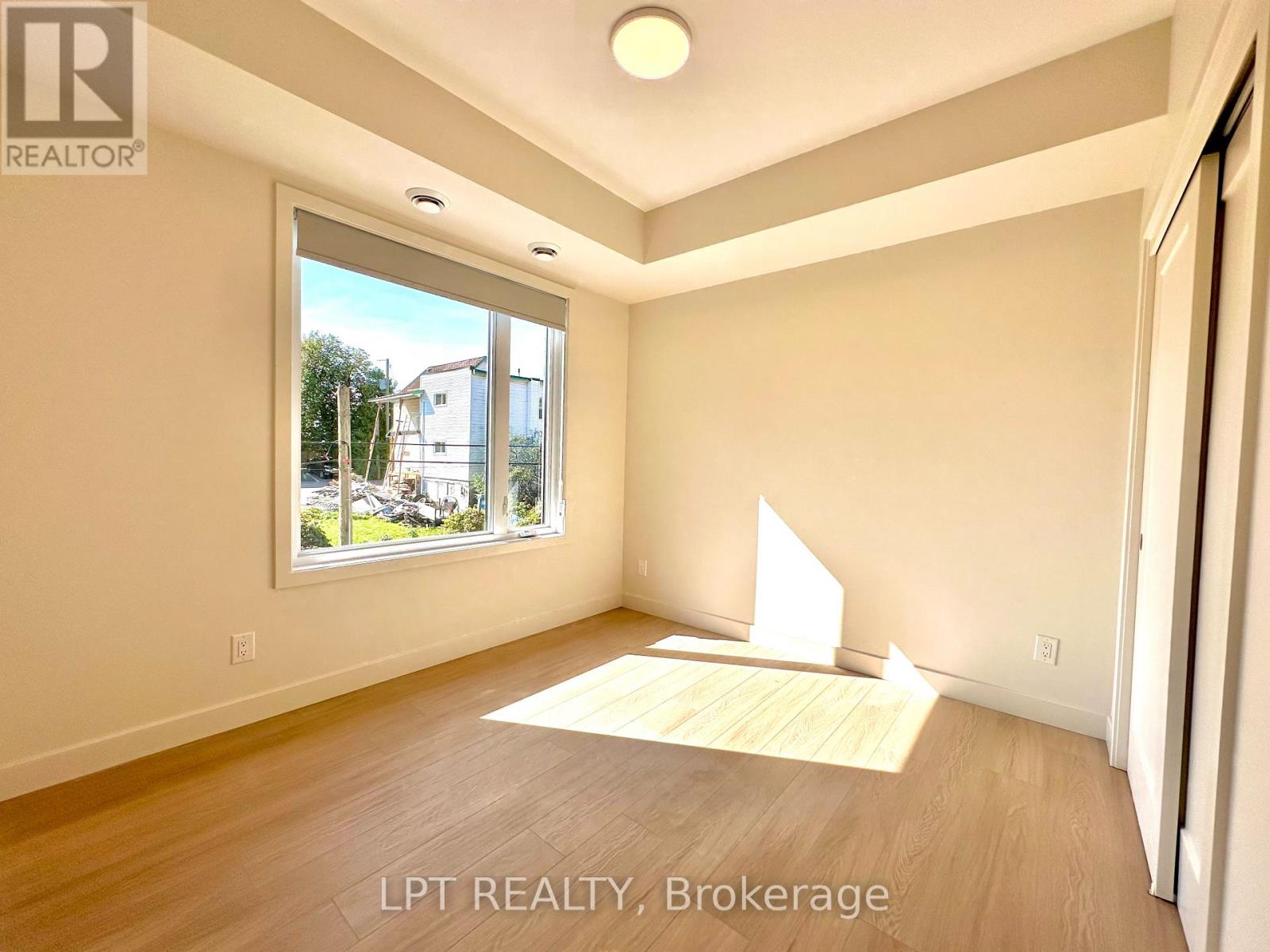 Photo 12 of 2 260 St Denis Street, Ottawa ON