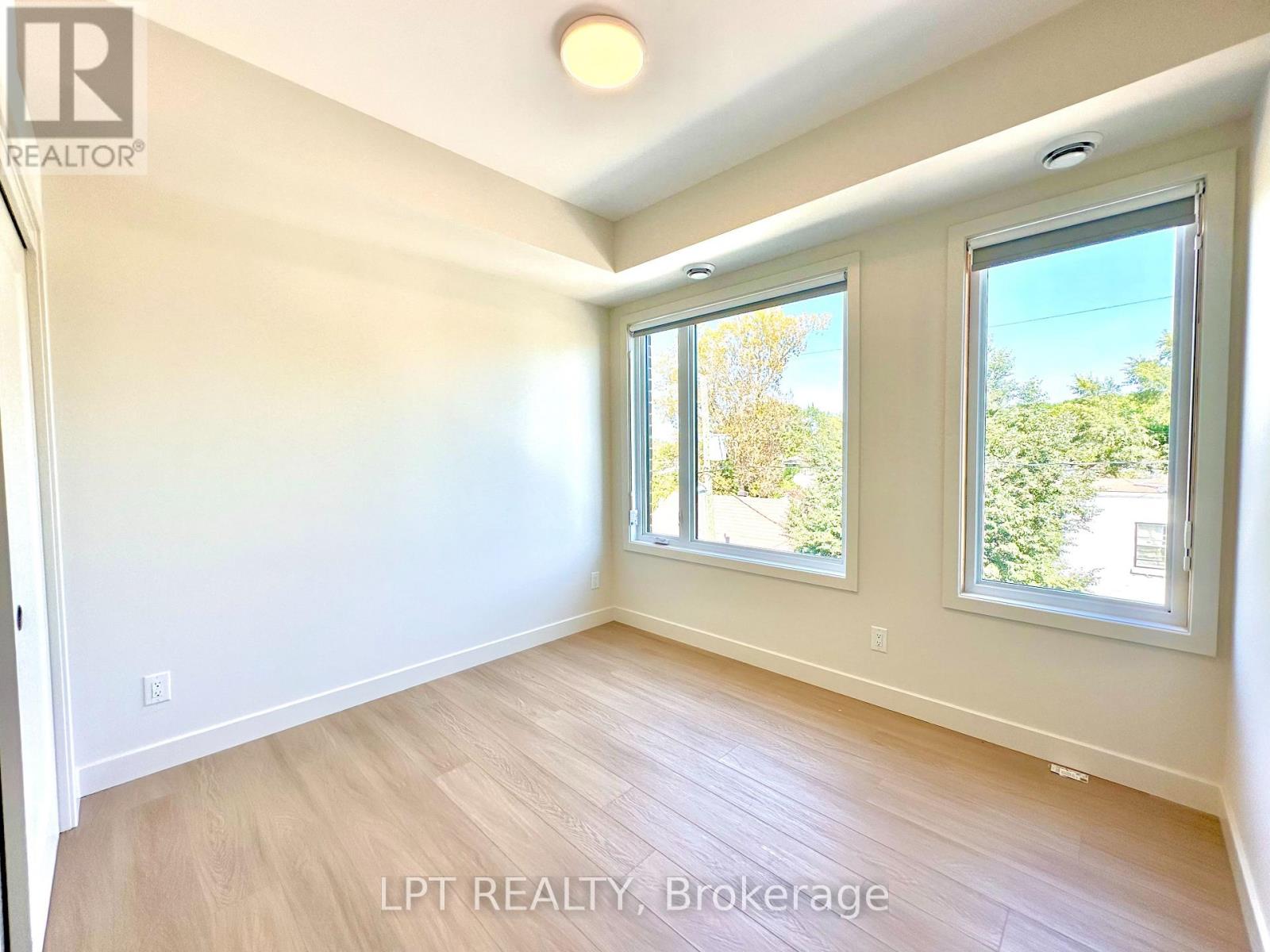 Photo 15 of 2 260 St Denis Street, Ottawa ON