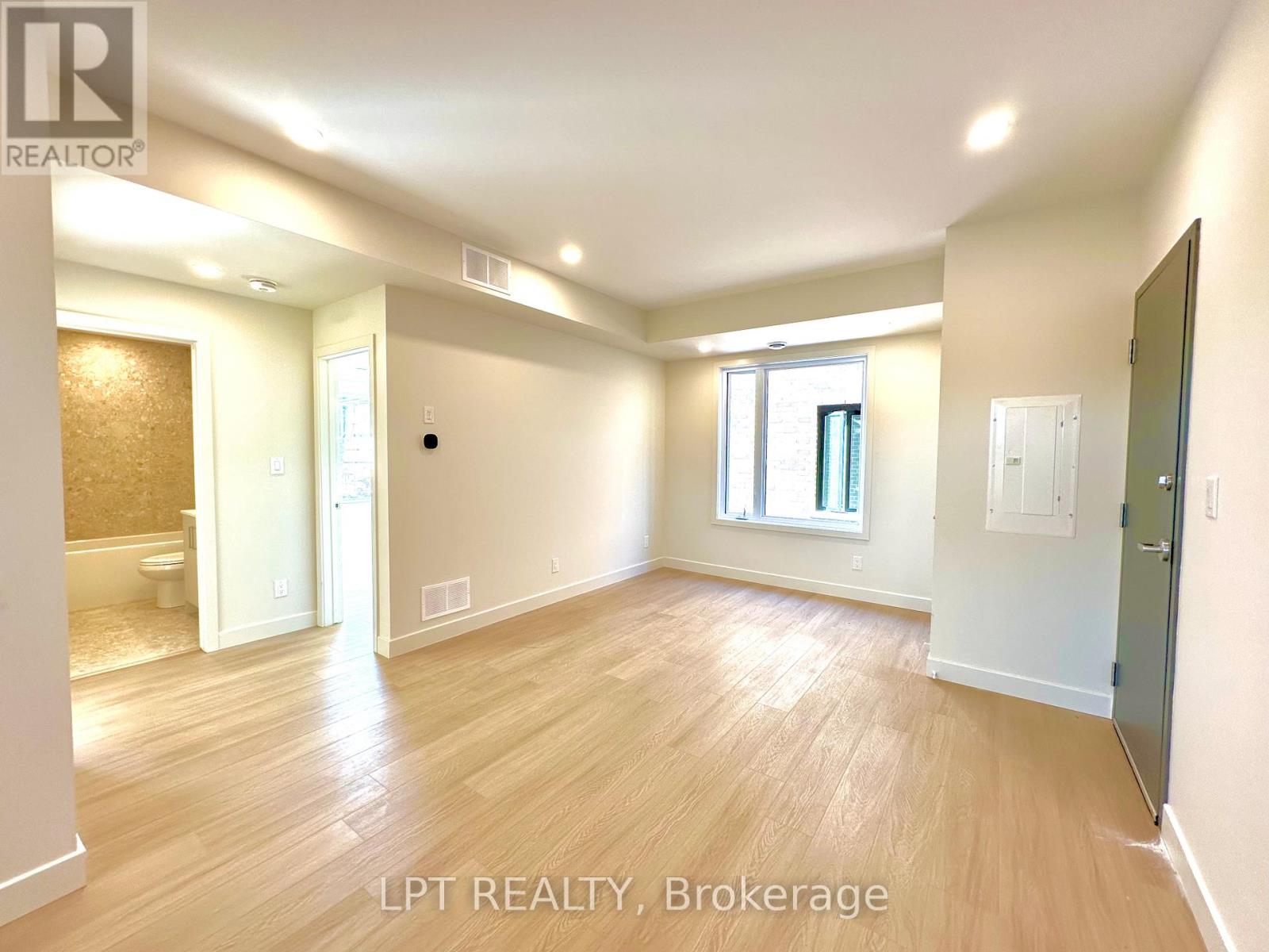 Photo 10 of 2 260 St Denis Street, Ottawa ON