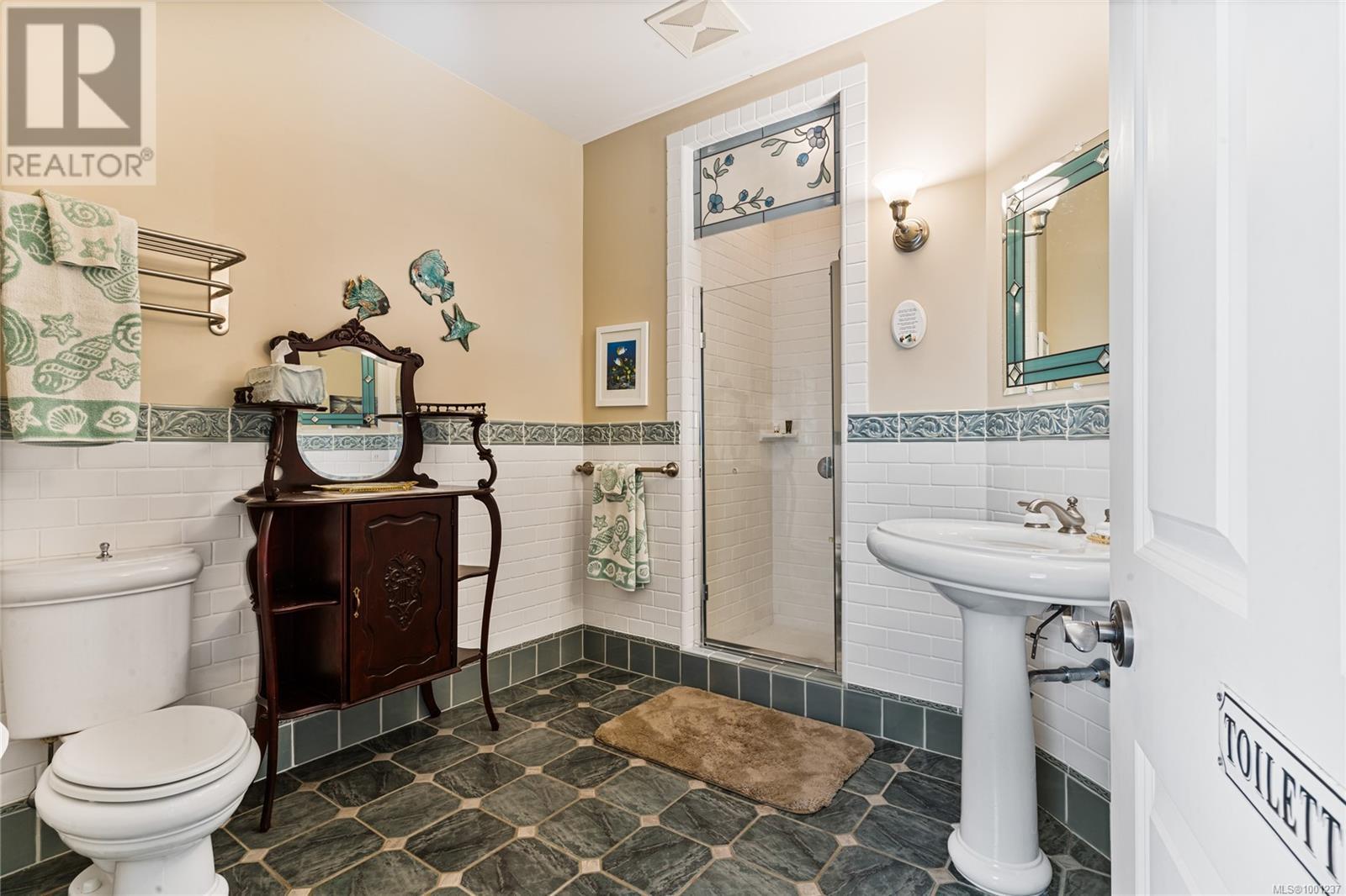 Photo 25 of 2555 Newman Rd, Central Saanich BC