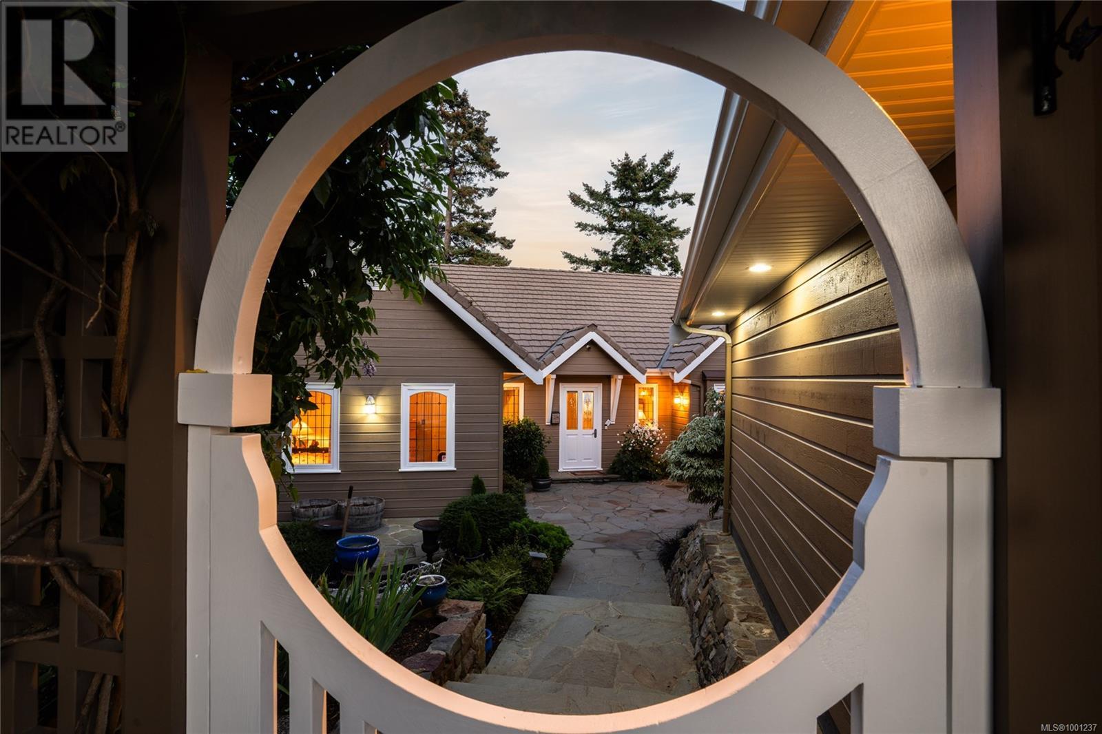 Photo 15 of 2555 Newman Rd, Central Saanich BC