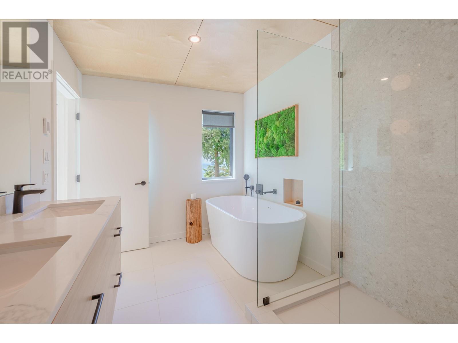 107 MAHAN ROAD, Gibsons