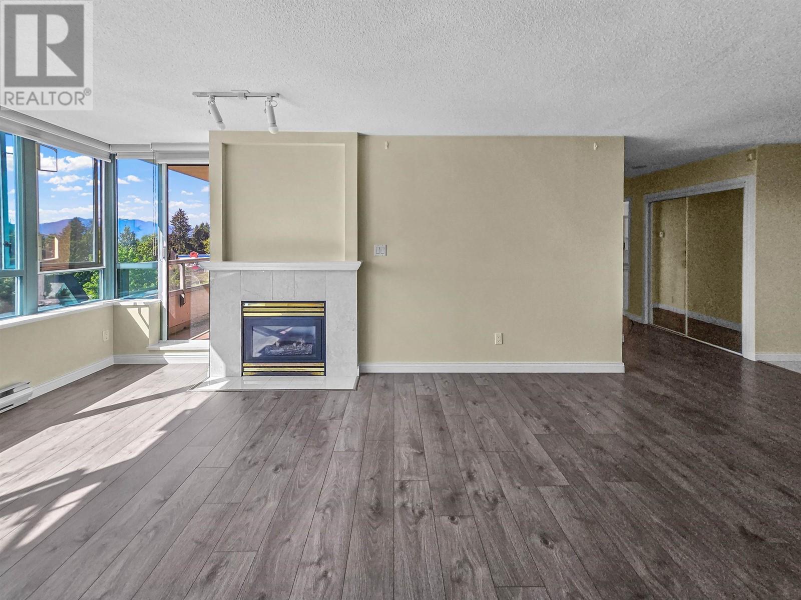 Photo 2 of 6622 Southoaks Crescent, Burnaby BC