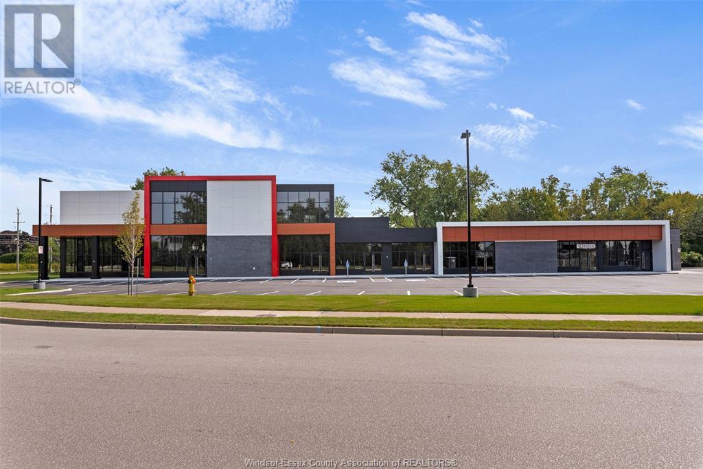 Photo 4 of 475 Seacliff Drive, Kingsville ON