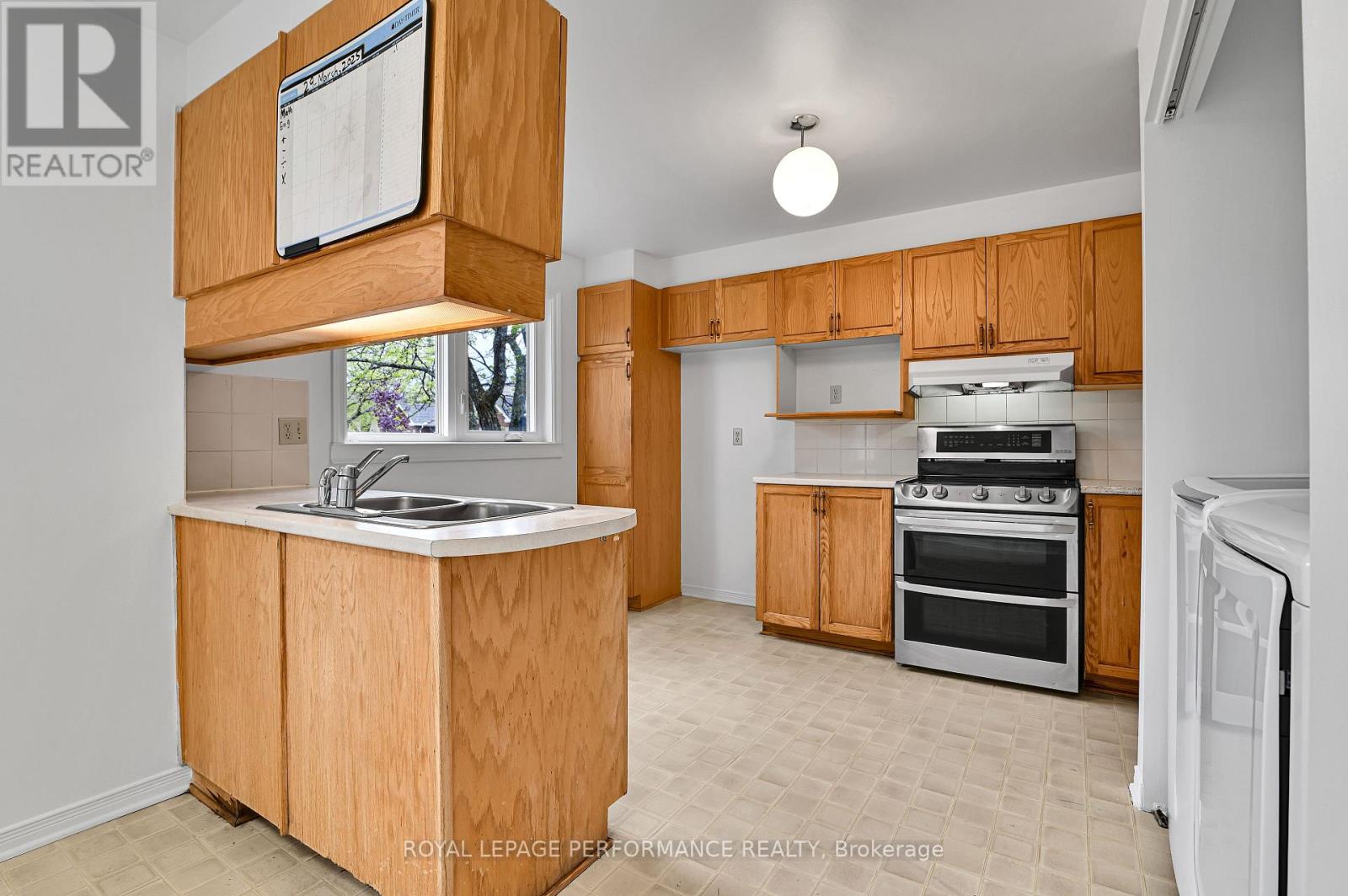 Photo 31 of 17 1838 Summerfields Crescent, Ottawa ON