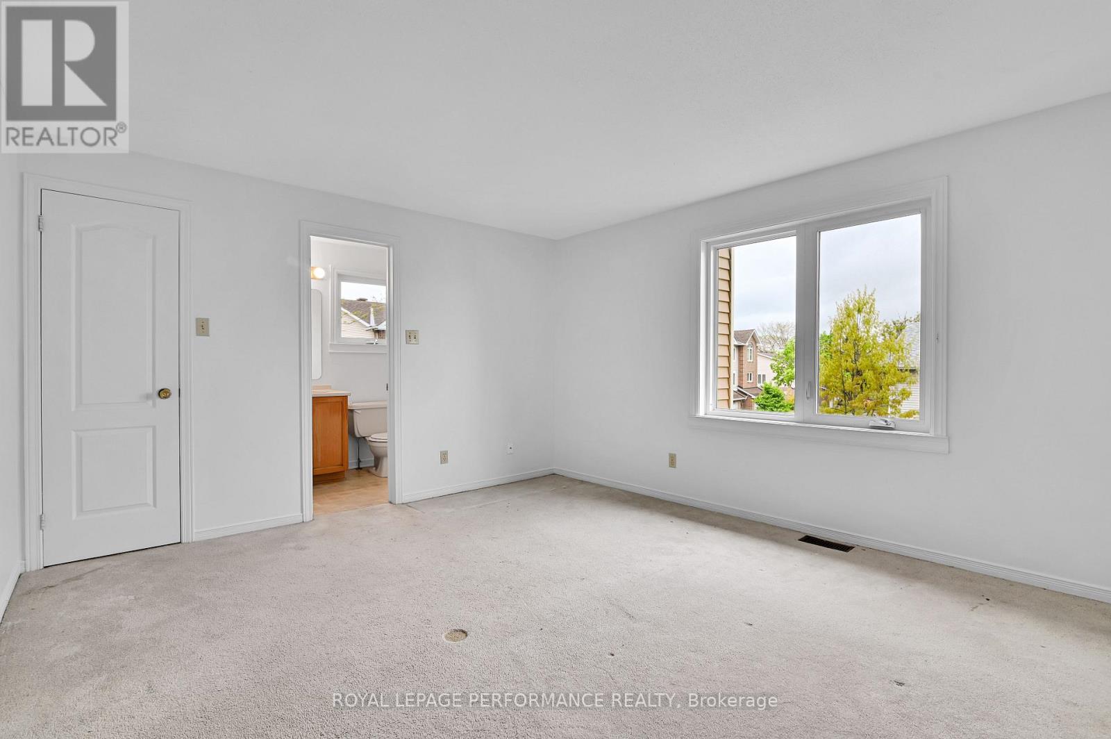 Photo 13 of 17 1838 Summerfields Crescent, Ottawa ON