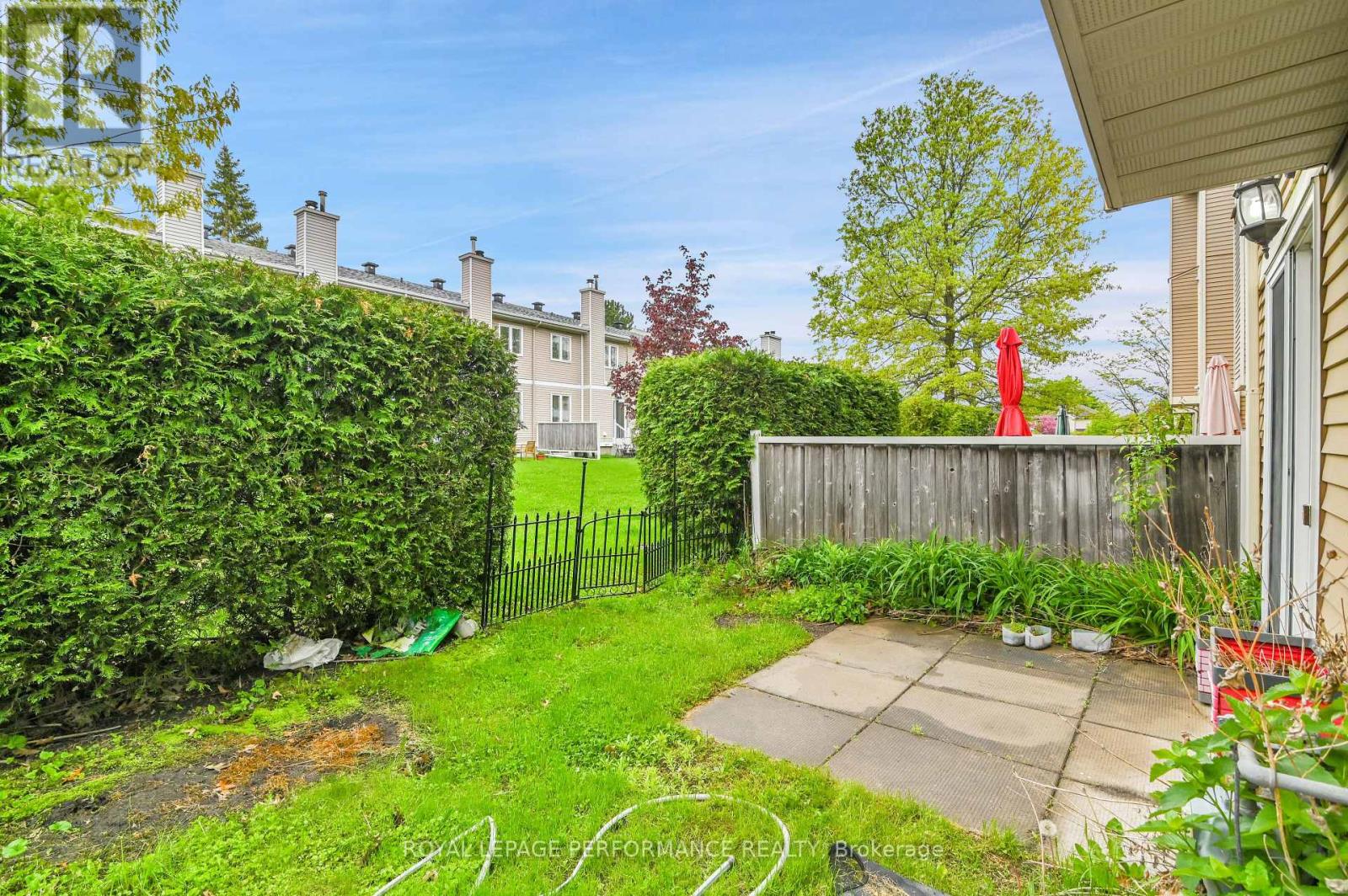 Photo 5 of 17 1838 Summerfields Crescent, Ottawa ON