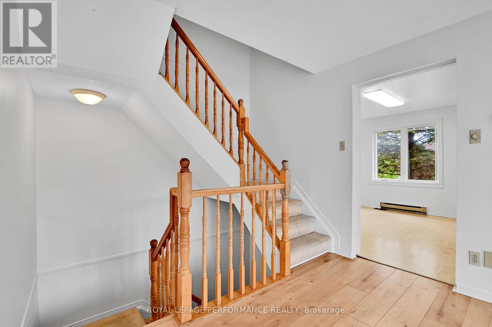 Photo 8 of 17 1838 Summerfields Crescent, Ottawa ON