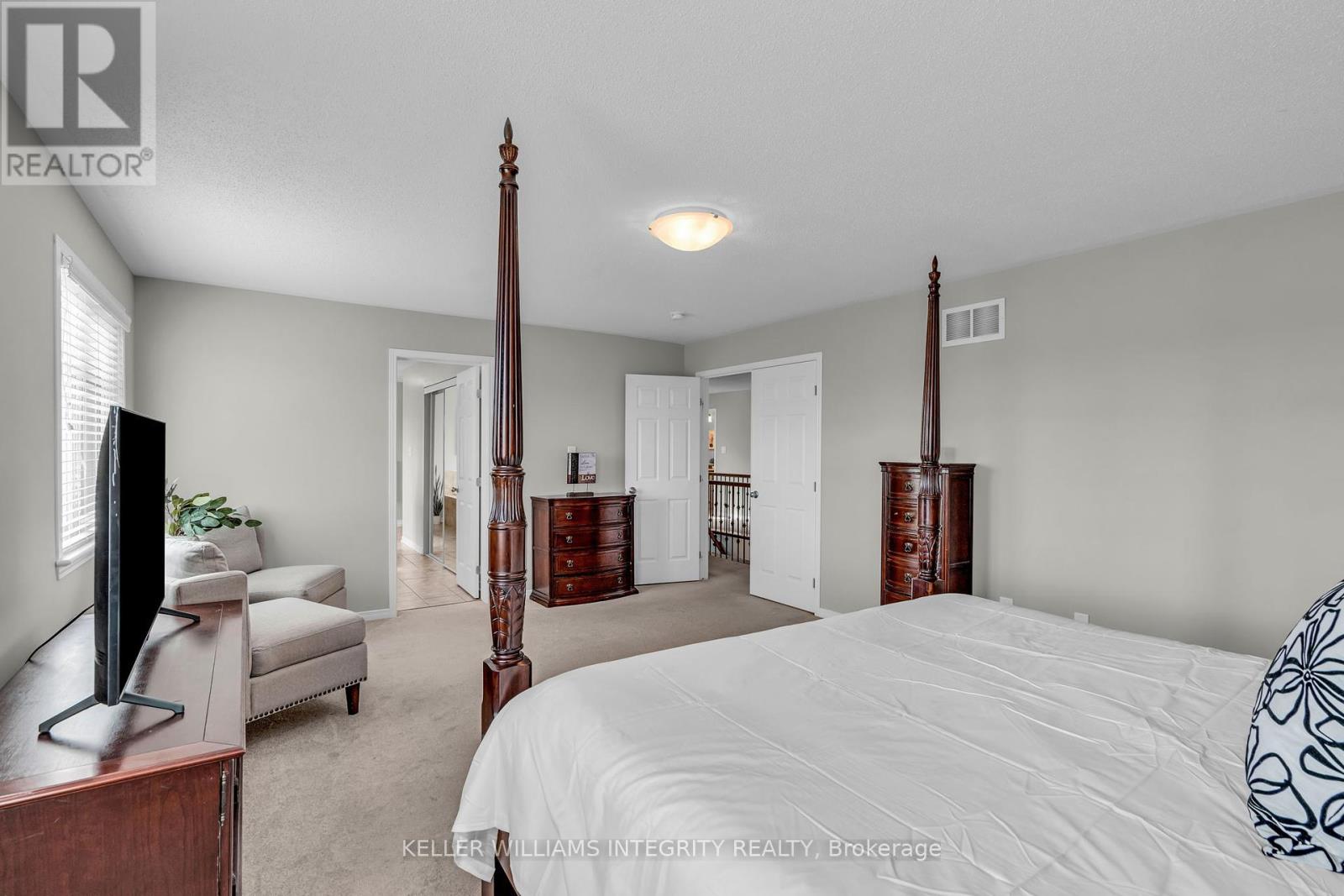 Photo 23 of 367 Andalusian Crescent, Ottawa ON