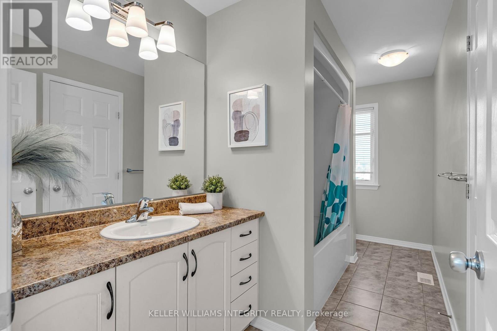 Photo 35 of 367 Andalusian Crescent, Ottawa ON