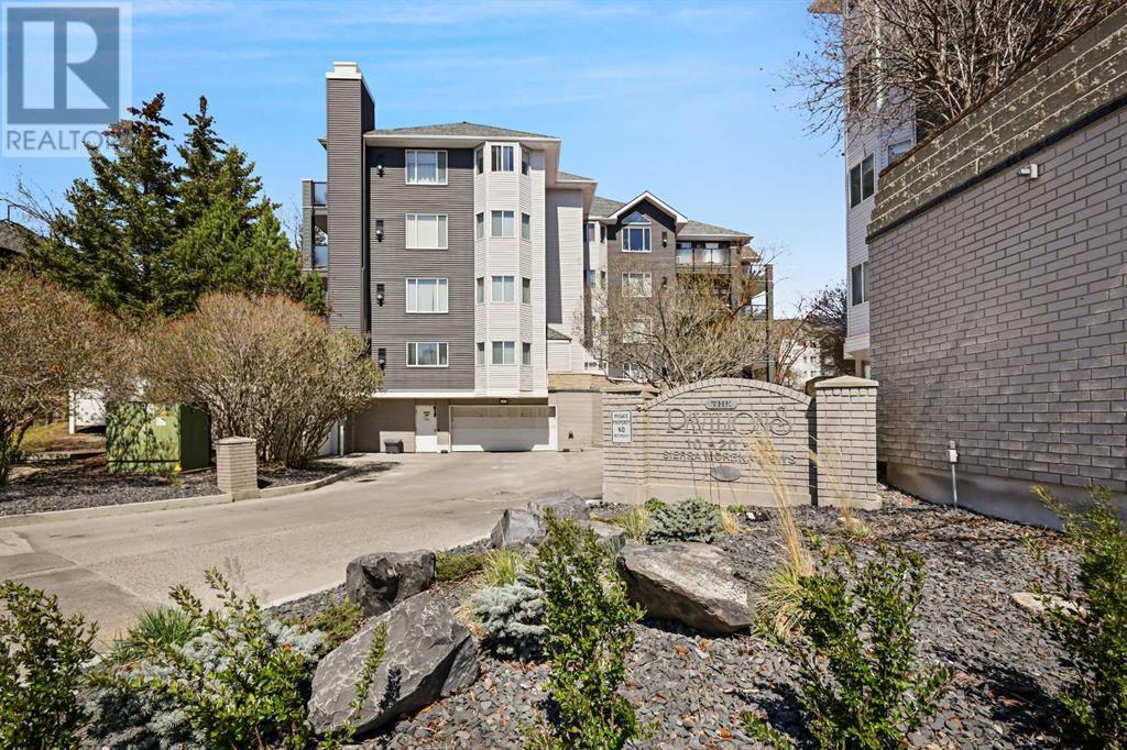 Single Family House for Sale in   Sierra Morena Mews SW Signal Hill Calgary 
