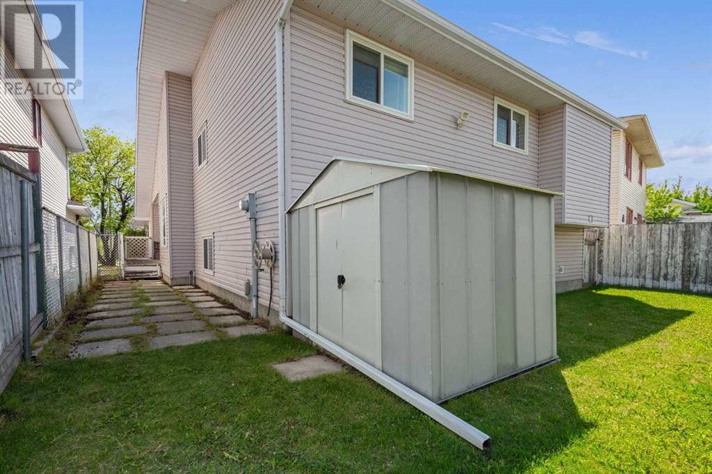 Single Family House 4 Level for Sale in  Applewood Court SE Applewood Park Calgary 