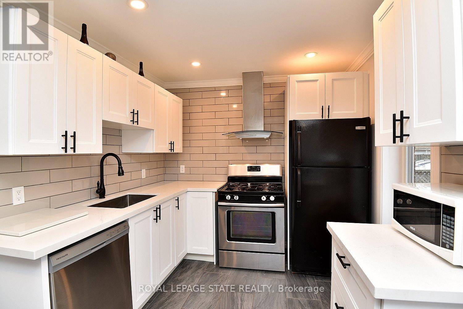 Photo 18 of 293 Fairfield Avenue, Hamilton ON