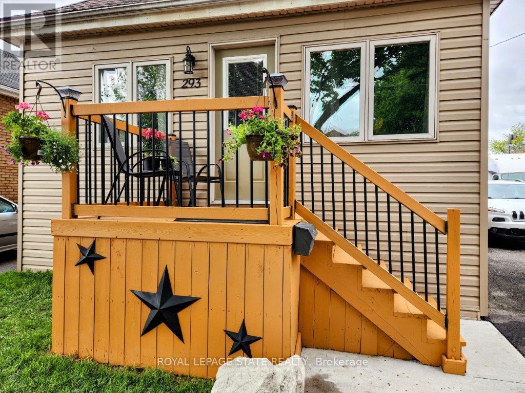 Photo 3 of 293 Fairfield Avenue, Hamilton ON