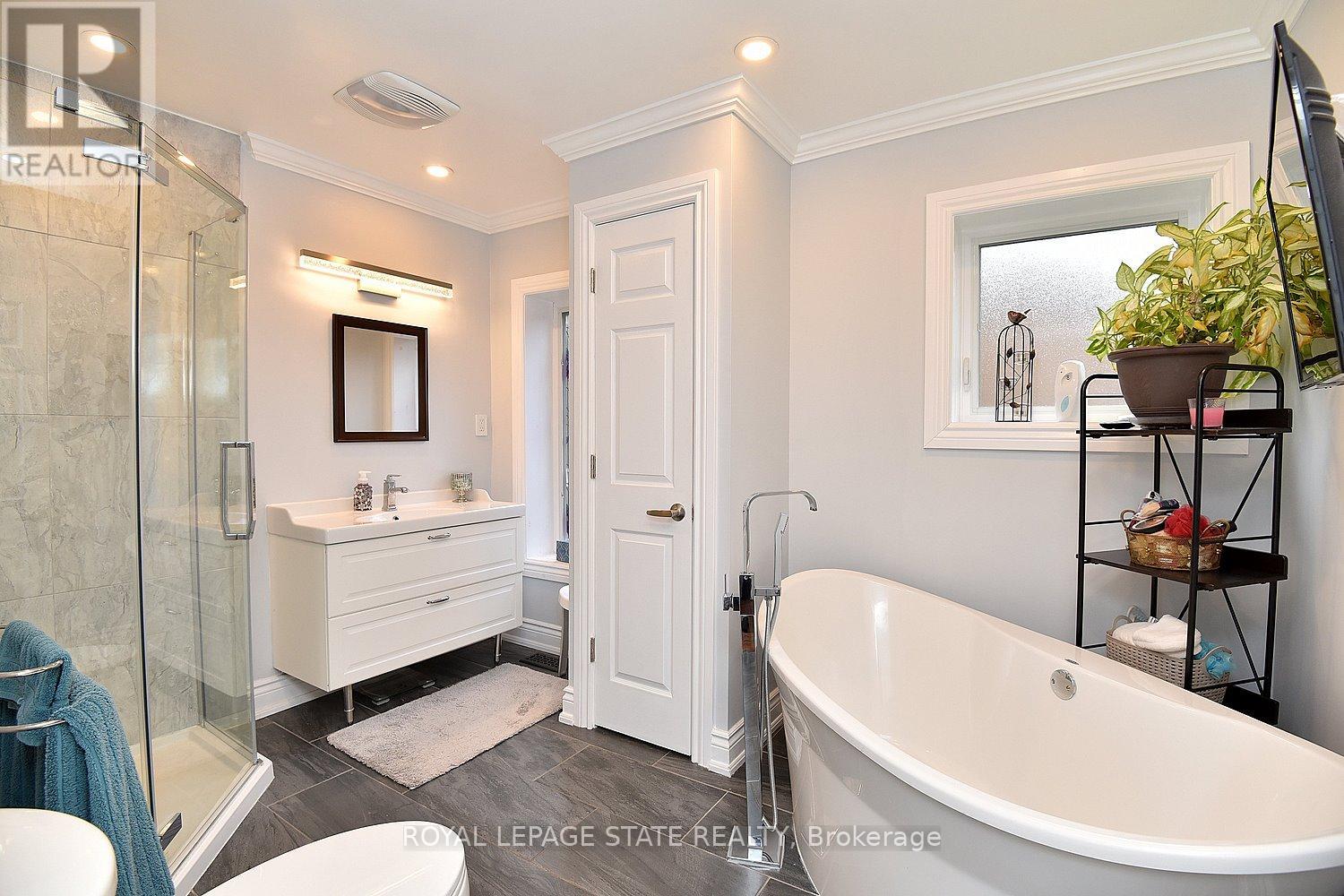 Photo 34 of 293 Fairfield Avenue, Hamilton ON