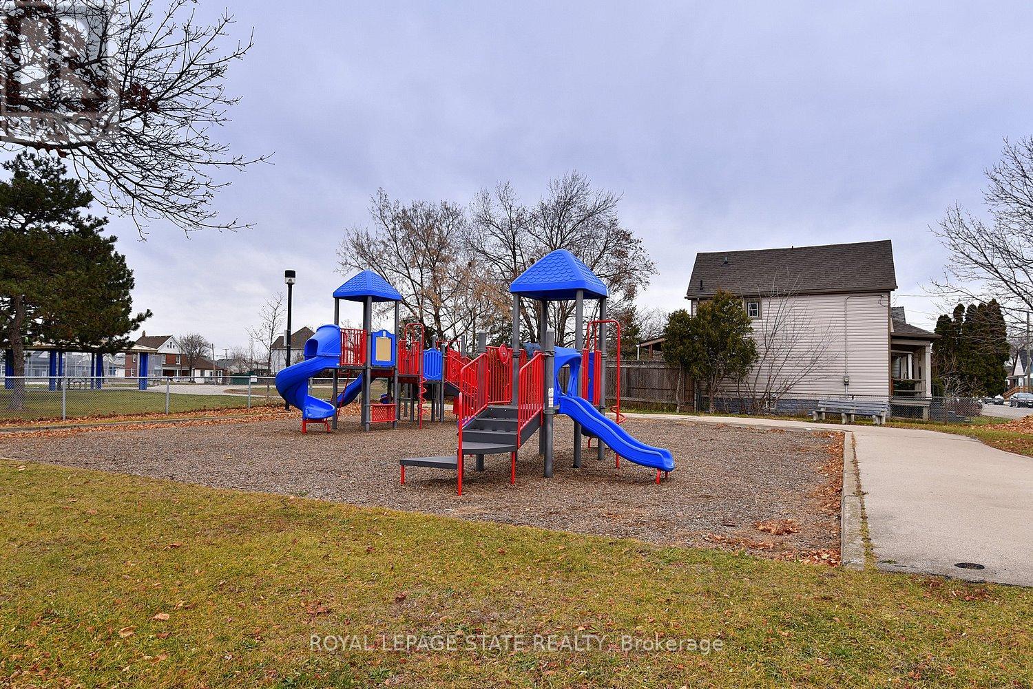 Photo 41 of 293 Fairfield Avenue, Hamilton ON
