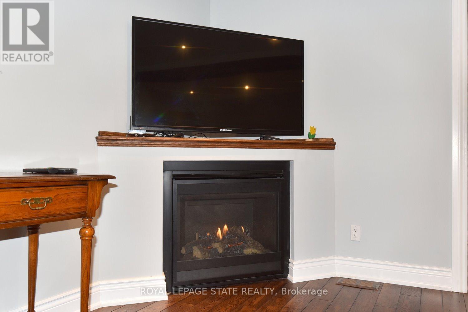 Photo 9 of 293 Fairfield Avenue, Hamilton ON