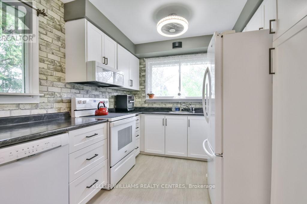 Photo 4 of 658 Manly Street, Midland ON