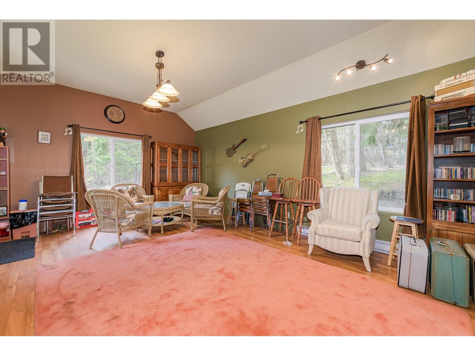 Photo 10 of 4850 Foothill Road Sw, Salmon Arm BC