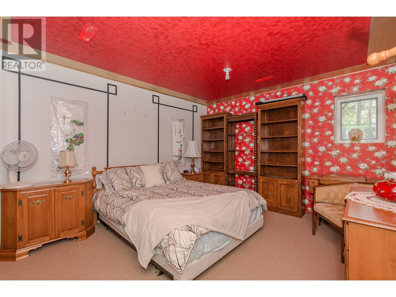 Photo 9 of 4850 Foothill Road Sw, Salmon Arm BC
